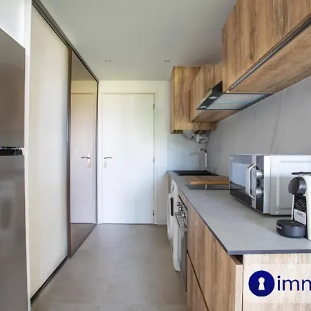 Air-conditioned 5 Minutes From The And Shops Cros-de-Cagnes