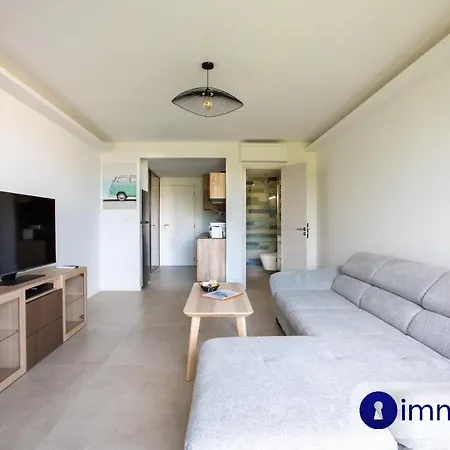 Apartment Air-conditioned 5 Minutes From The And Shops *