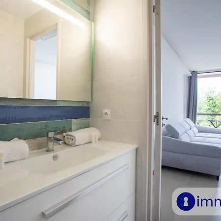 Air-conditioned 5 Minutes From The And Shops * Cros-de-Cagnes