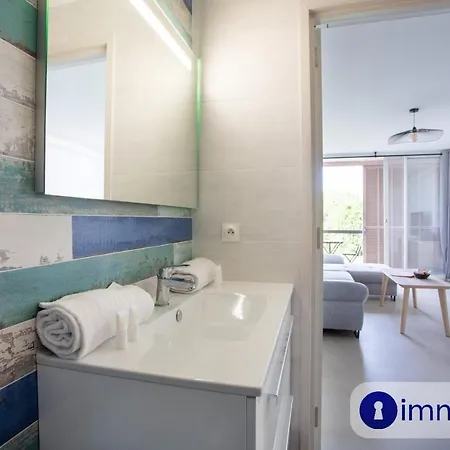 Apartment Air-conditioned 5 Minutes From The And Shops *